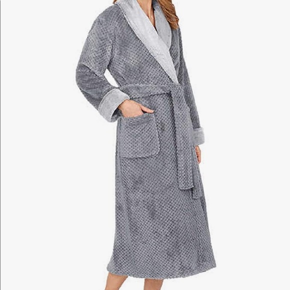 Carole Hochman Robe - Picture 4 of 5